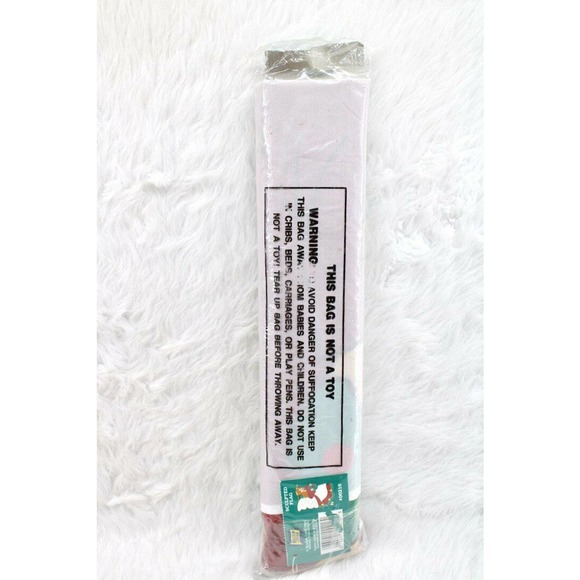 Christmas Angel with Wreath Large Flag Sculpted Banner 28" x 40" - Picture 4 of 4